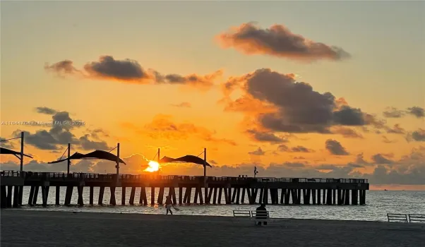 Pompano Pier walking distance