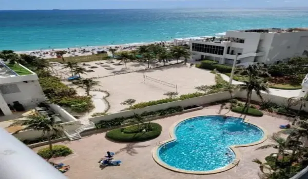 Best line with stunning Pool and Ocean views

