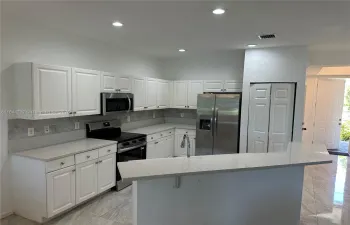 Eat-In Kitchen