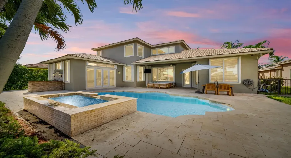 Updated Back Patio & Pool With Travertine