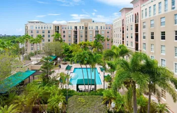 Dining, entertainment, shopping and the riverfront all just steps away.