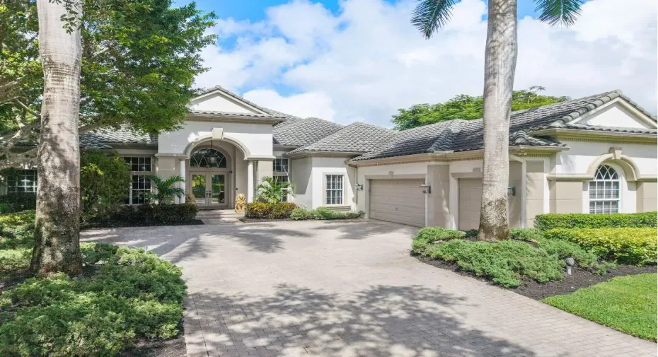 3 CAR GARAGE