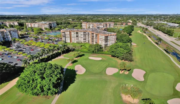 FABULOUS GOLF COURSE COMMUNITY