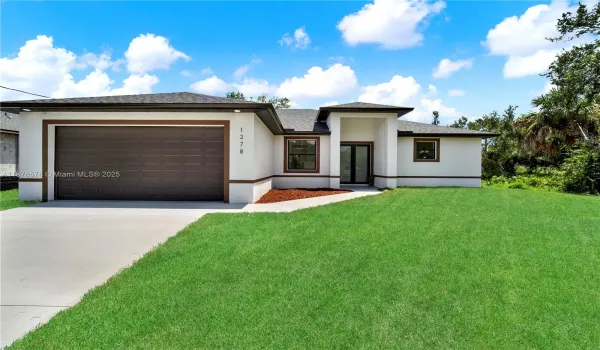 Brand new construction home with LOTS of upgrades!!