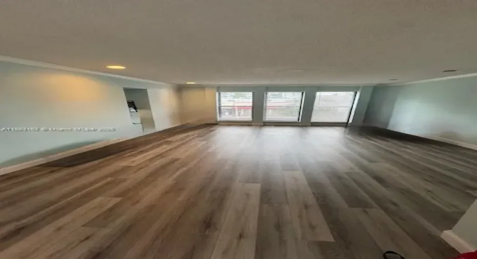 Super Big Room for Entertaining .