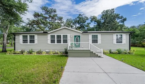 512 E Oklahoma Ave, LaBelle, FL 33935