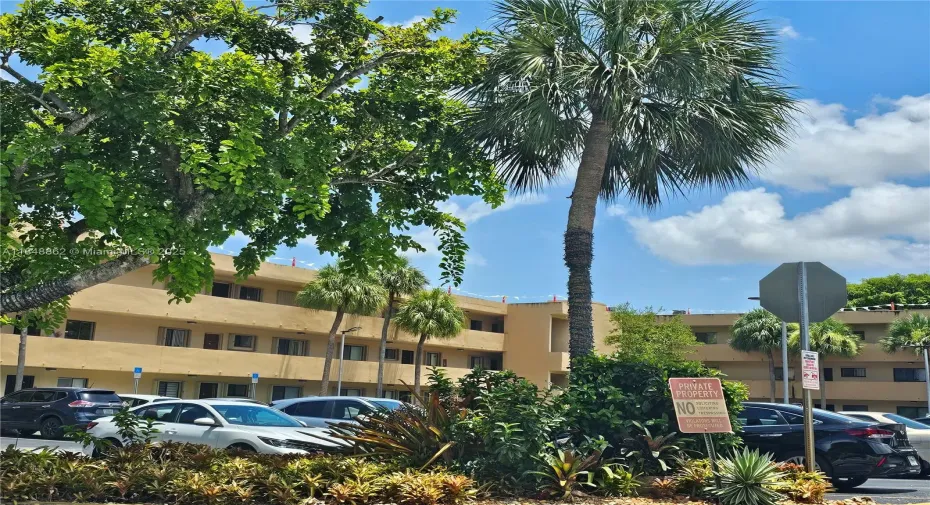 Kendall Acres West Condominium