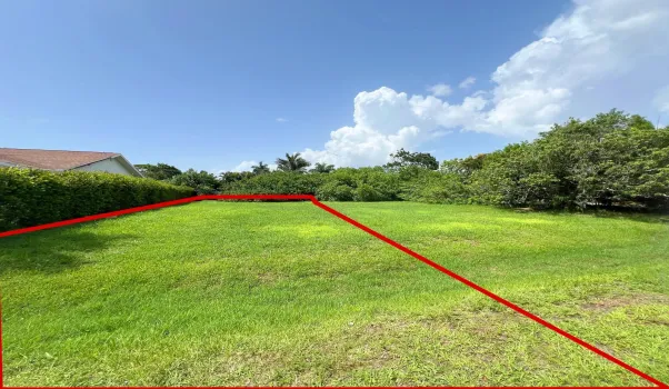 RARE OPPORTUNITY IN NAPLES PARK