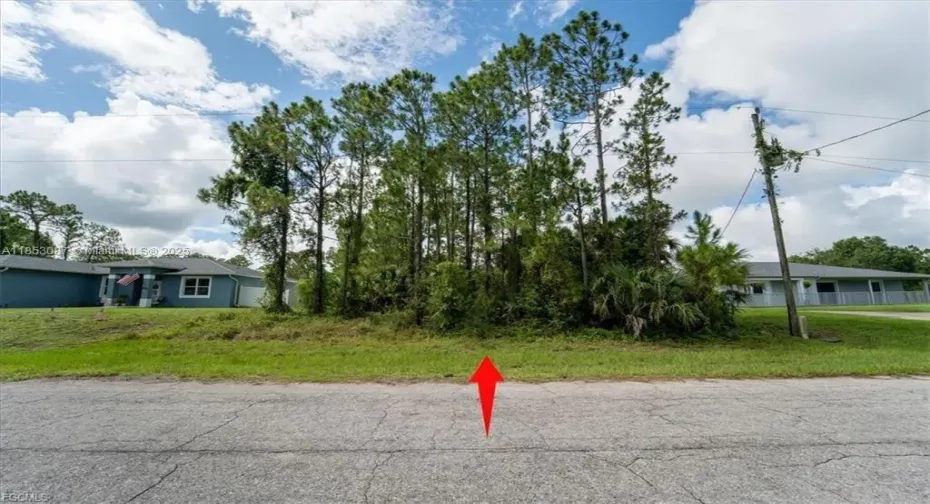 8055 Sandalwood Cir, LaBelle, FL 33935