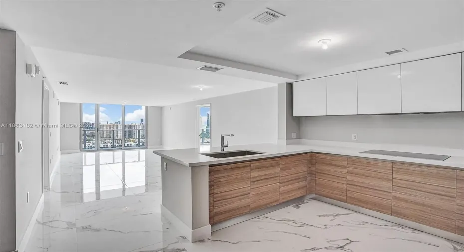 KITCHEN, LIVING ROOM AREA