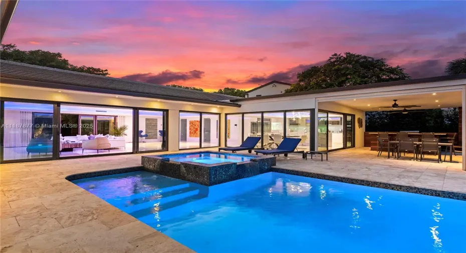 Sunset splash resort vibes