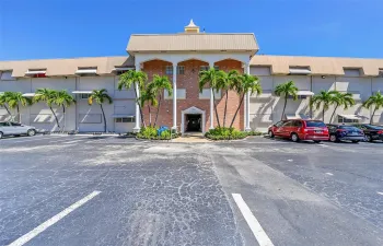 300 Golden Isles