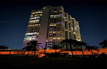 10th floor nw corner unit