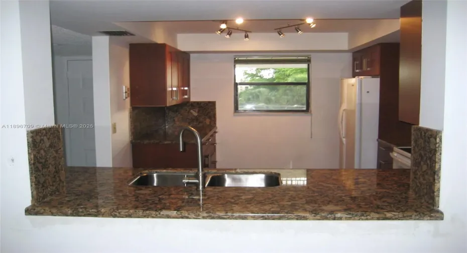 Open Kitchen