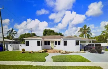 Lot is almost 10,000 sqft. (100X99) and situated on a walkable street,only 3 blocks to City Hall at Circle on Hollywood Blvd., close to Oakwood Shops, close to beach, arts, churches, temples, beach, and east of I-95.