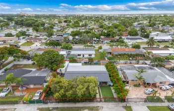 17,000 SQ FT LOT IN LEISURE CITY. 4/2 HOME FULLY FENCED & LANDSCAPED. SHE'S A HANDY MAN INSIDE , W/ A NEW ROOF.