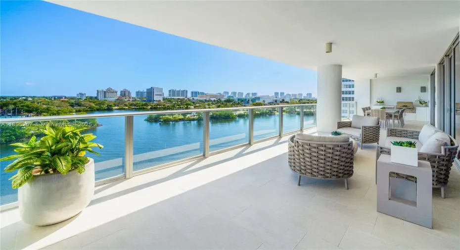 Huge 72' Private Terrace with Summer Kitchen