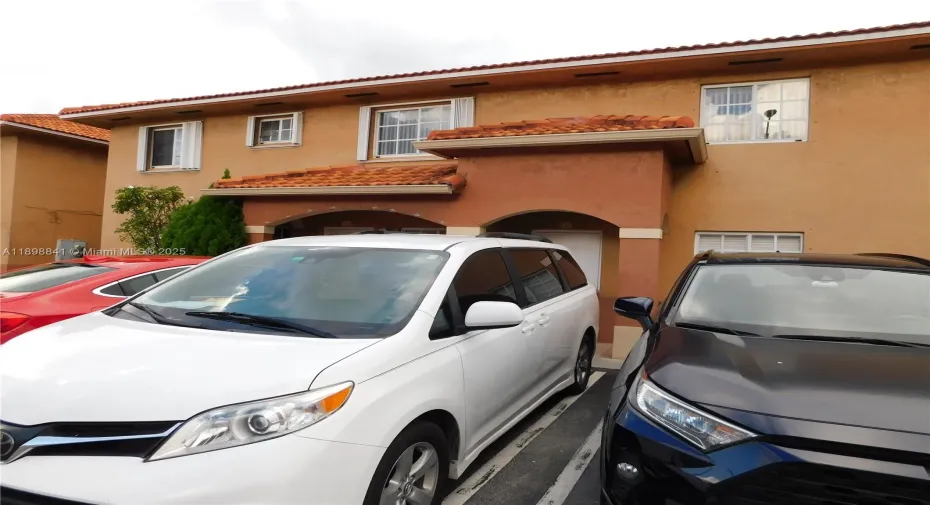 2 parking in the front