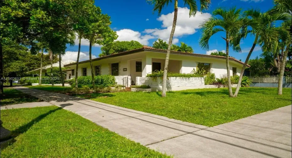Corner Lot with side yard