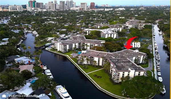 River Reach is a gorgeous, gated waterfront community located in the very desirable downtown Fort Lauderdale neighborhood of Tarpon River.