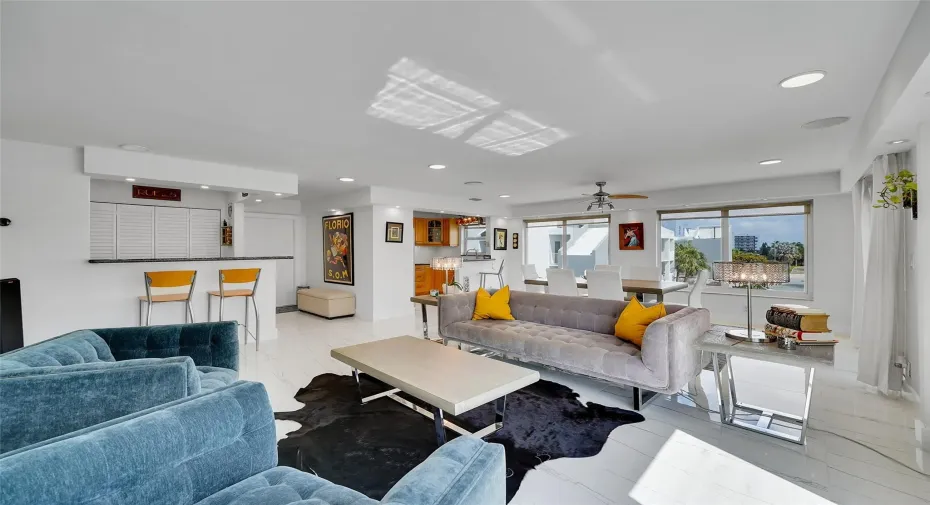 Living room & Dining room