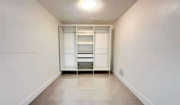 Walk-in Closet