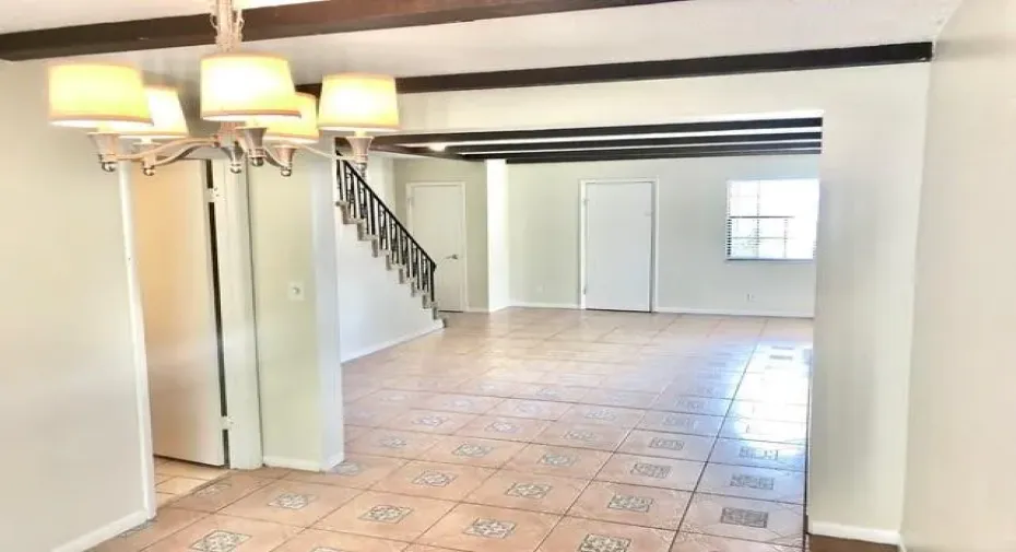 Spacious townhome steps from Wilton Drive