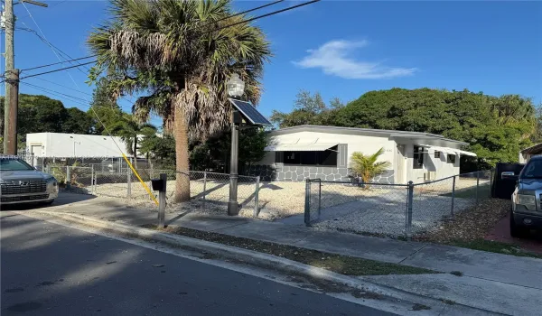 Updated Single Family Home – Move-In Ready