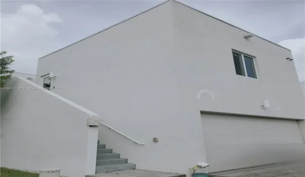 Studio on 2nd Floor