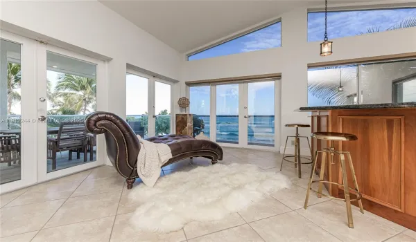 Your Unforgettable Getaway/Exclusive Beach House