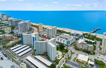 Hop on the Pompano Water Taxi for a scenic ride to Downtown Fort Lauderdale and Las Olas, or enjoy quick access to I-95, Fort Lauderdale-Hollywood International Airport, and cruise ports.