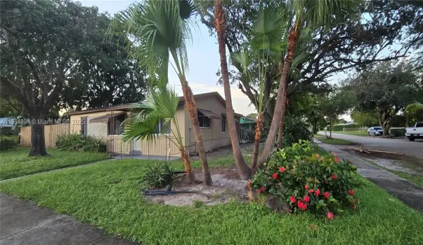 Corner lot