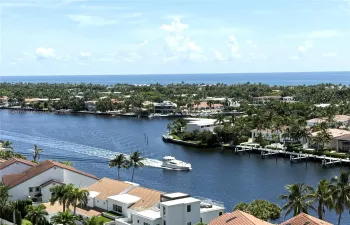 Water view of the intracoastal waterway!