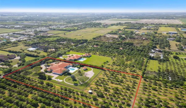 OUTLINE OF THE 5 ACRE. THE GROVE TO NORTH AND WEST CAN BE PIRCHASED WITH HOME IF DESIRED.