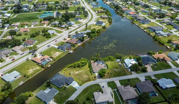 Oversized lot with endless potential