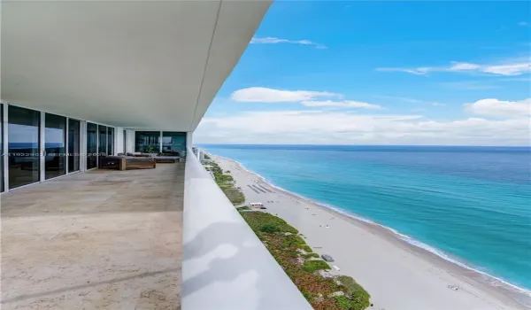Direct Ocean views from every angle in the unit