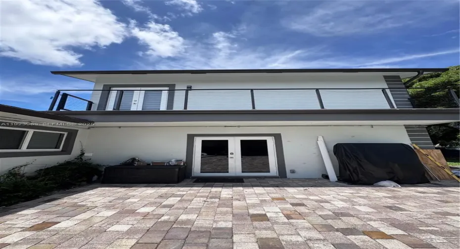 ENTRANCE TO THE UNIT