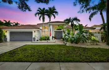 BEAUTIFUL 4/2.5 POOL HOME ON THE WATER IN GORGEOUS SUNSET SPRINGS