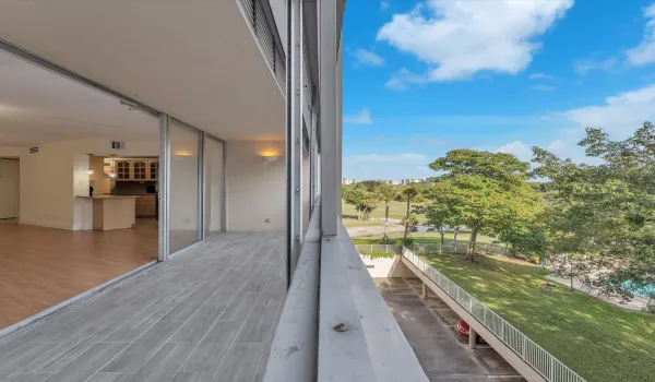 Huge balcony pool and golf course view