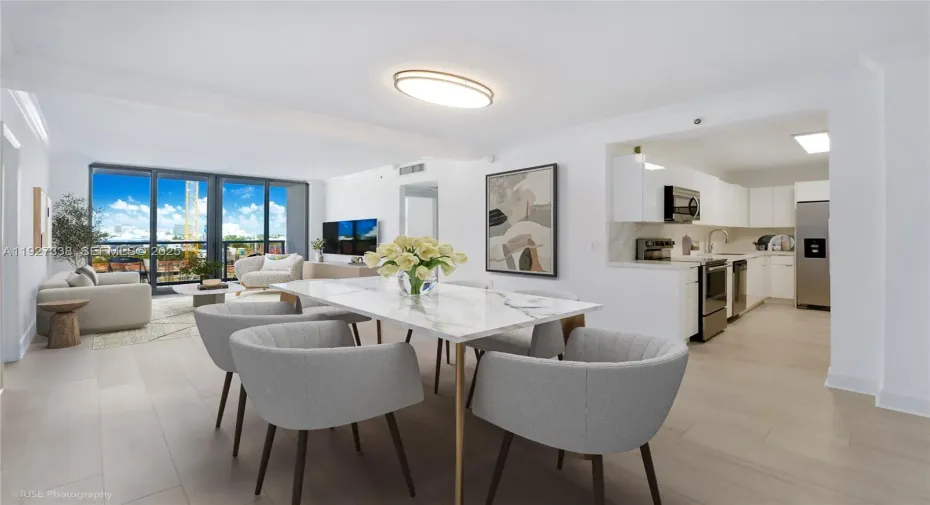 Virtual staging dining / living area