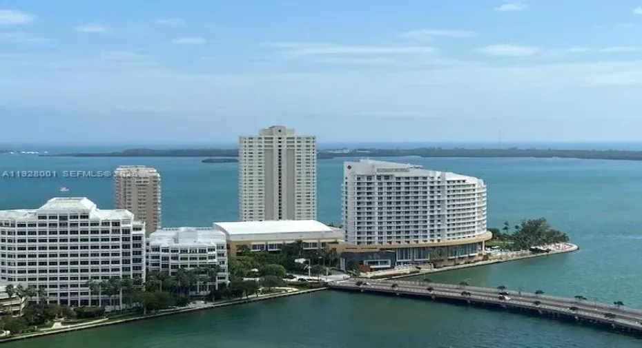 BISCAYNE BAY VIEW FROM UNIT BRICKELL KEY MANDARIN HOTEL