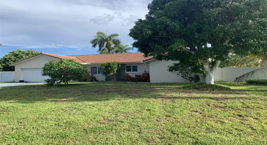 Large home on large lot.  Situated on cul-de-sac . Fenced all around for privacy. Lots of parking​​‌​​​​‌​​‌‌​‌‌​​​‌‌​‌​‌​‌​​​‌​​ space.