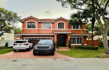 4Bed 2 1/2 Bath Big House.