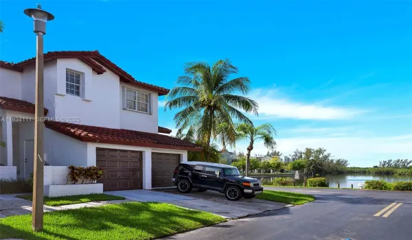 Unit is on the left hand​​‌​​​​‌​​‌‌​‌‌​​​‌‌​‌​‌​‌​​​‌​​ side