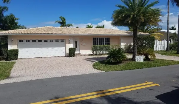 2801 NE 59 Ct. Ft.Lauderdale, 33308, lg. 2 car garage, pool, and 40' dock