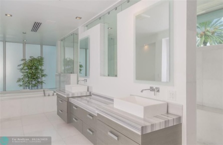 300 Royal Plaza Dr, Fort Lauderdale, Florida 33301, 6 Bedrooms Bedrooms, ,9 BathroomsBathrooms,Single Family,For Sale,Royal Plaza Dr,F10178669