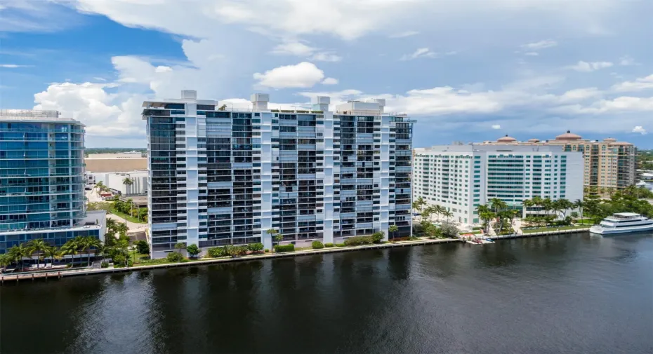 CORINTHIAN ON THE INTRACOASTAL - Gated luxury condominium