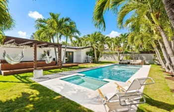 Backyard – Brand New Van Kirk Pool