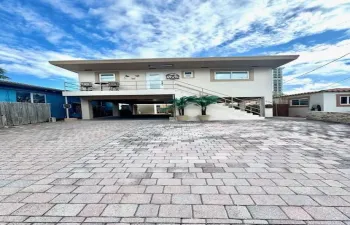 A UNIQUE BEACH HOUSE, WITH SO MUCH PARKING AND NEVER HAVE TO WORRY ABOUT A FLOOD, PARKING UNDER OR OUTFRONT, AND ENTERTAINMENT AREA WITH TV AND PATIO FURNITURE,