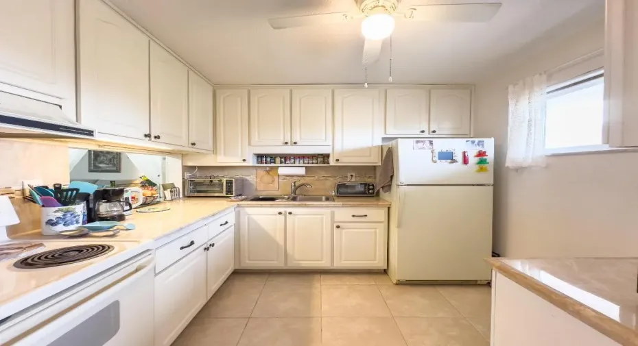 E520CC56-E54F-4730-88DB-F3E0C3715E66